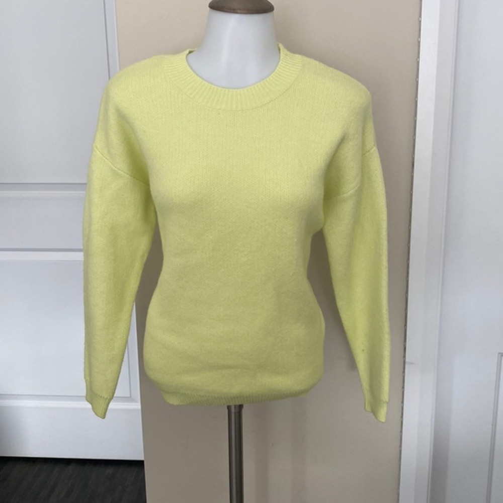 NWT! Chelsea & Theodore Bright Comfy Neon Green Sweater